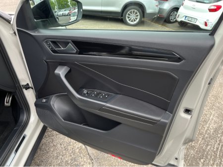 2024 Volkswagen T-Roc - photo 13