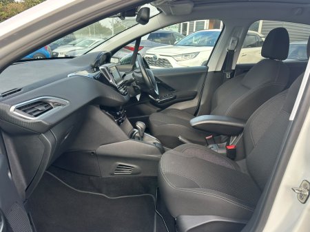2017 Peugeot 208 - photo 14
