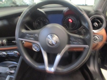 2017 Alfa Romeo Giulia - photo 11