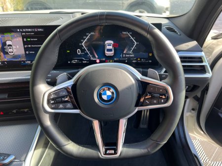 2025 BMW 3-Series - photo 4