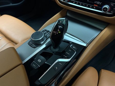 2019 BMW 5-Series - photo 25