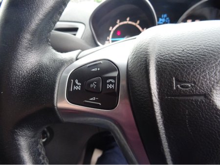 2015 Ford Fiesta - photo 16