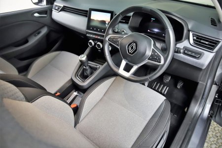 2024 Renault Clio - photo 13