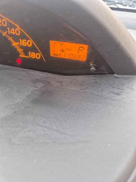 2011 Toyota Vitz - photo 11