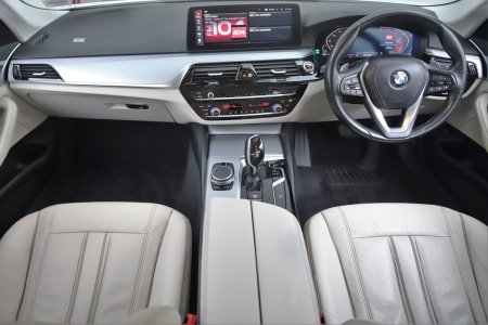 2021 BMW 5-Series - photo 14