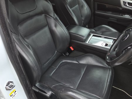 2015 Jaguar XF - photo 10