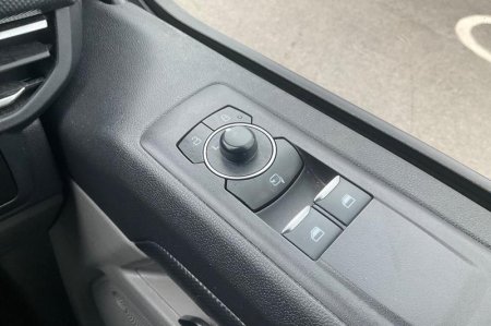 2025 Ford Transit Custom - photo 31