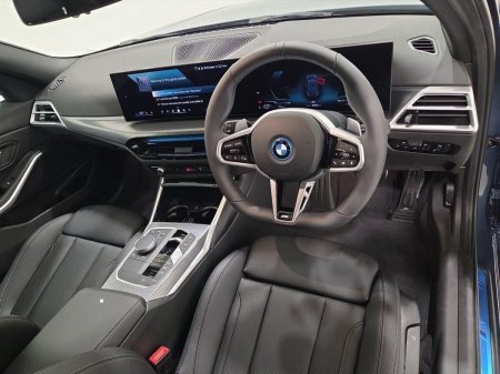 2026 BMW 3-Series - photo 6