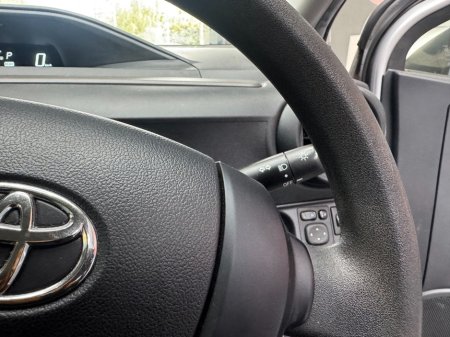 2019 Toyota Aqua - photo 12