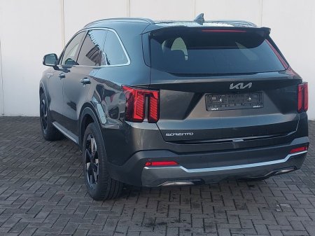 2025 Kia Sorento - photo 2