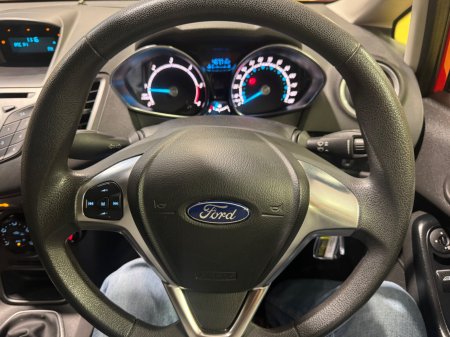 2015 Ford Fiesta - photo 17