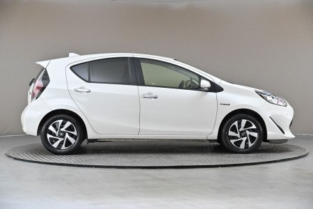 2020 Toyota Aqua - photo 11