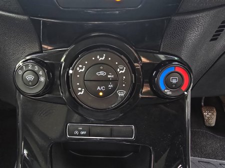 2014 Ford Fiesta - photo 14