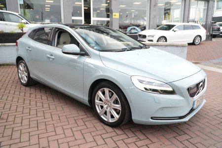 2017 Volvo V40 - photo 2