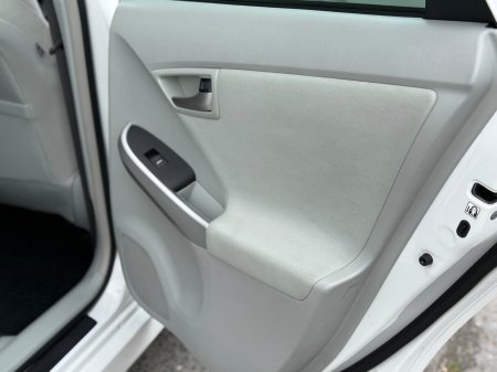 2015 Toyota Prius - photo 17
