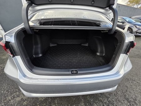 2025 Toyota Corolla - photo 10