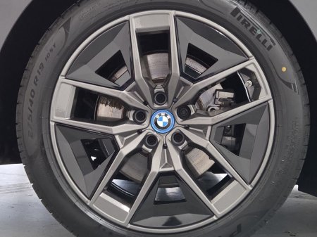 2025 BMW i5 - photo 14