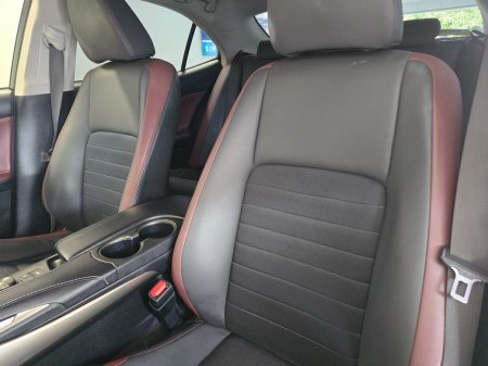 2019 Lexus IS - photo 9