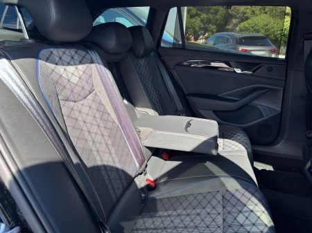 2025 Volkswagen Passat - photo 17
