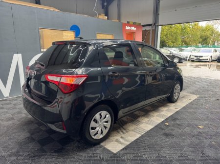 2019 Toyota Vitz - photo 3