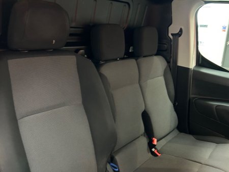 2021 Peugeot Partner - photo 17