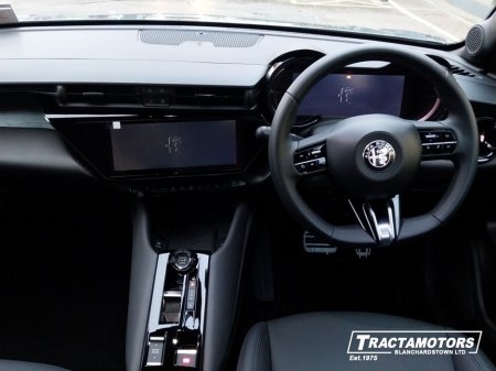 2025 Alfa Romeo Junior - photo 2