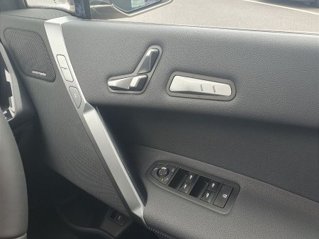 2025 BMW iX - photo 22