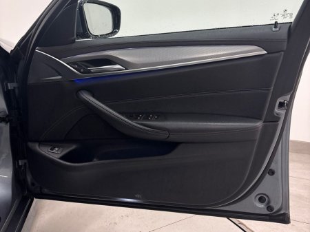 2020 BMW 5-Series - photo 23