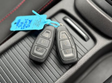 2017 Ford Focus - photo 18