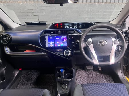 2015 Toyota Aqua - photo 16