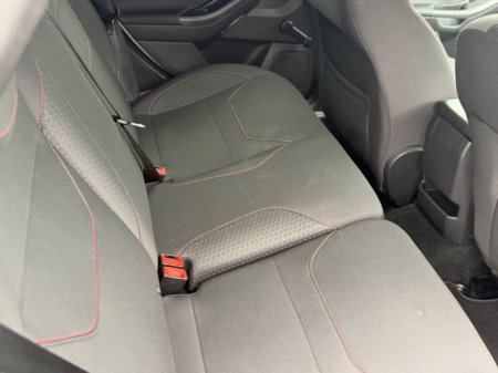 2017 Ford Focus - photo 18