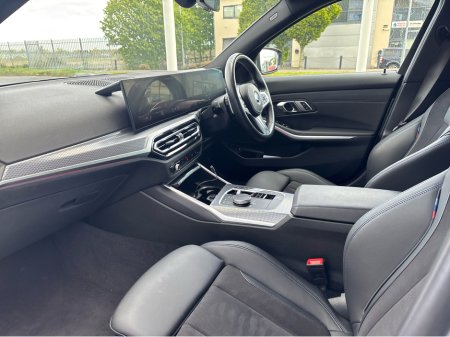 2024 BMW 3-Series - photo 2