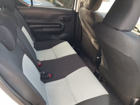 2015 Toyota Aqua - photo 6