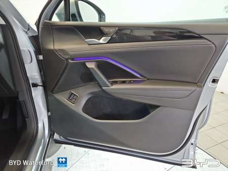 2025 Volkswagen Tiguan - photo 25