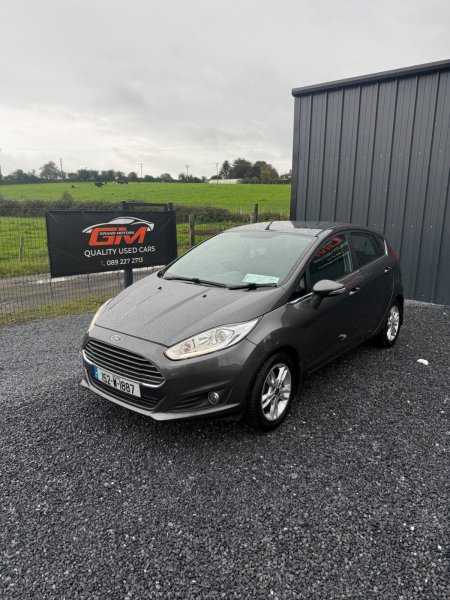 2015 Ford Fiesta - photo 2
