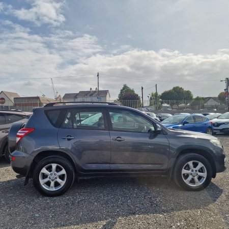 2011 Toyota RAV4 - photo 3