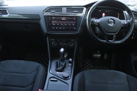 2020 Volkswagen Tiguan - photo 17