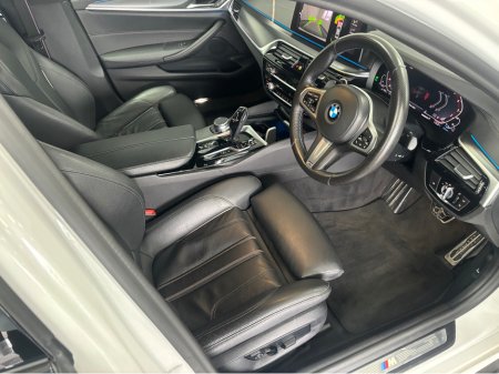 2021 BMW 5-Series - photo 10