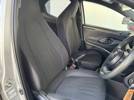 2021 Toyota Yaris - photo 15