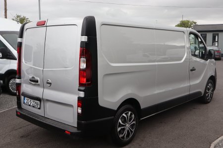 2021 Nissan NV300 - photo 3