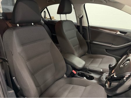 2016 Volkswagen Jetta - photo 26