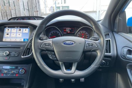 2017 Ford Focus - photo 12