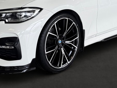 2022 BMW 3-Series - photo 10