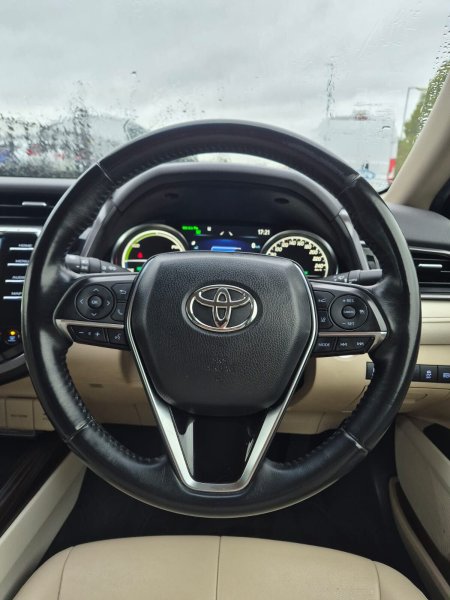 2020 Toyota Camry - photo 12