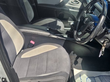 2016 Toyota Avensis - photo 8