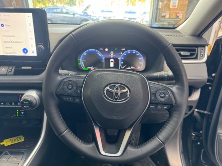 2025 Toyota RAV4 - photo 10