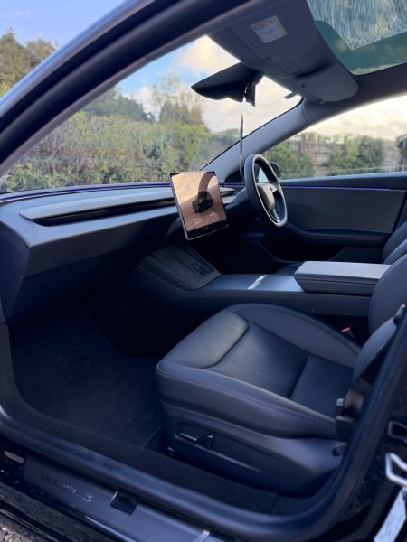 2025 Tesla Model 3 - photo 23