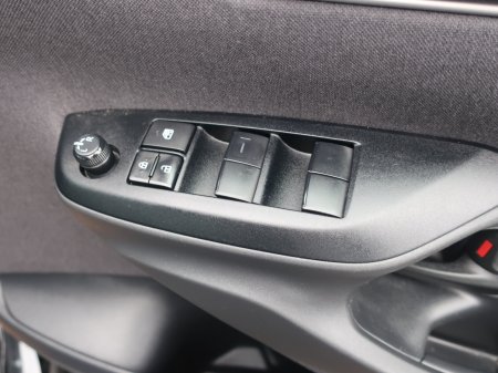 2024 Toyota Yaris Cross - photo 13