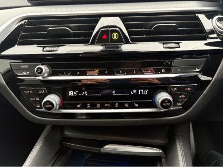 2023 BMW 5-Series - photo 15