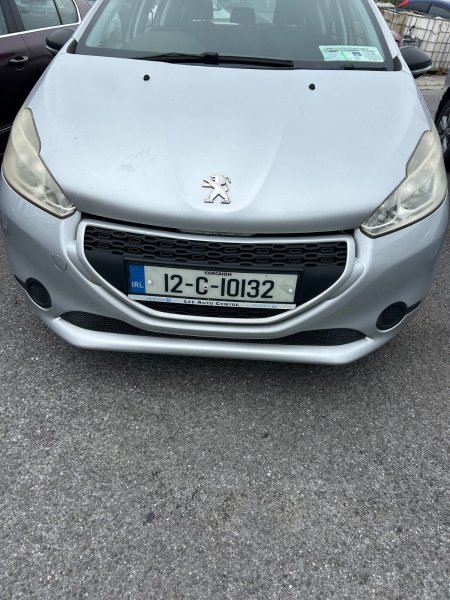 2012 Peugeot 208 - photo 2